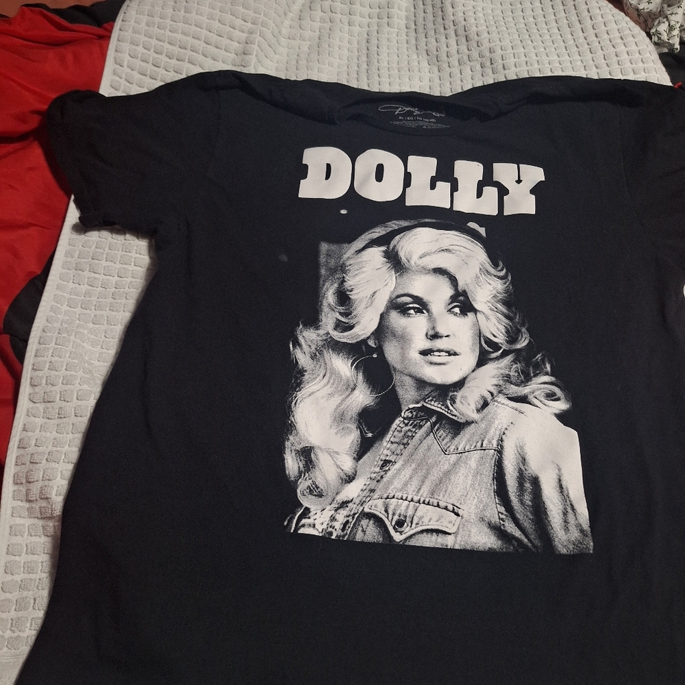 Black Graphic T-Shirt Dolly Parton Black and White Graphic T Shirt Size XL Short - Picture 3 of 9